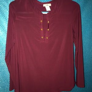 Quarter sleeve dress shirt